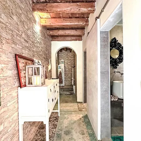 La Casa Di Cri' By Interhome